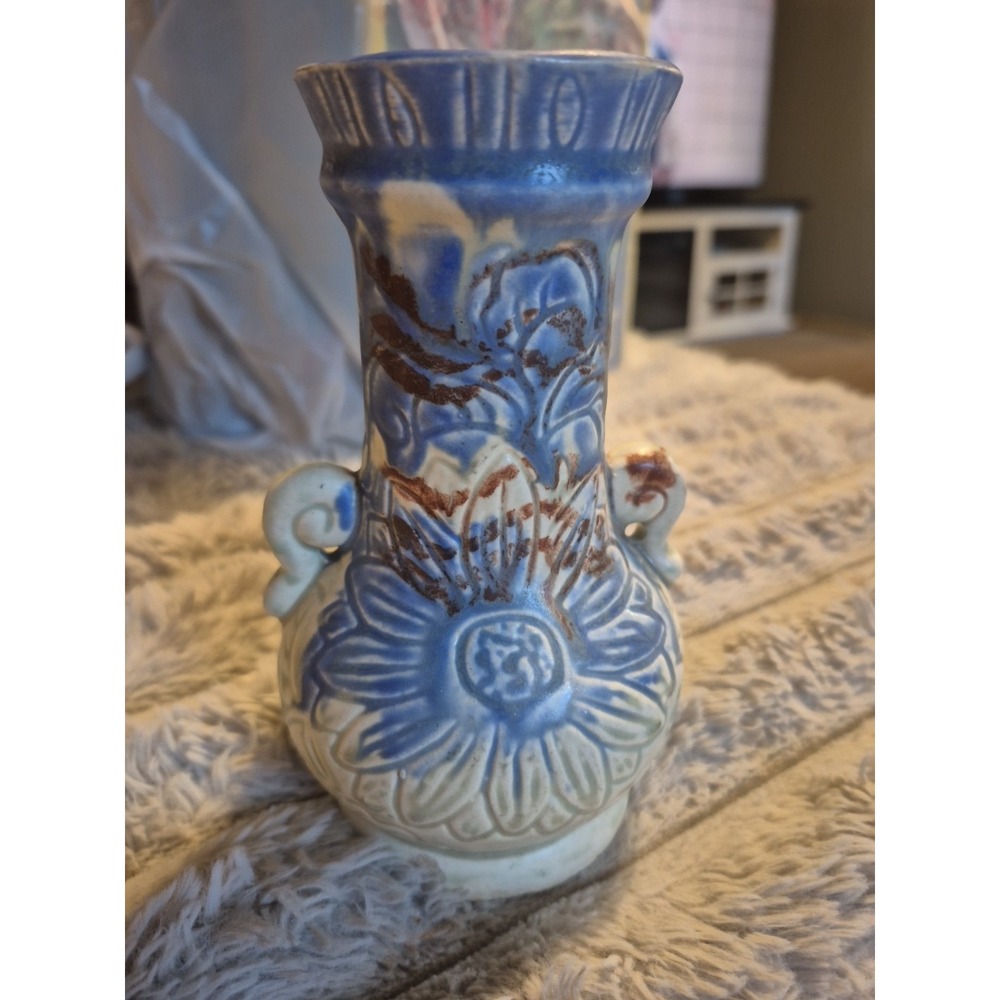 UNUSUAL VINTAGE ART NOUVEAU STYLE‎ ART POTTERY 6" MOLDED VASE - BLUE TONE